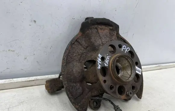 Mercedes-Benz A W168 Front wheel hub spindle knuckle