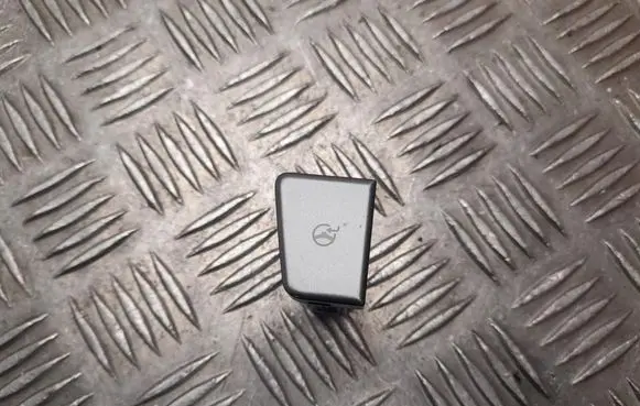 SsangYong Tivoli Steering wheel buttons/switches 8570035030