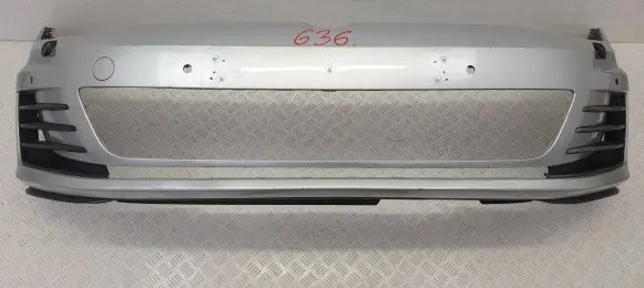 Volkswagen Golf VII Front bumper