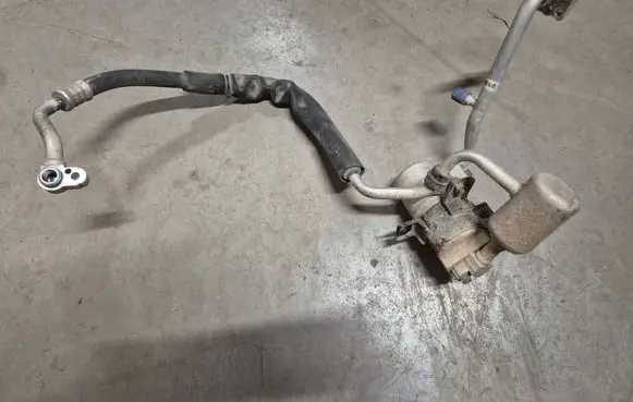 Toyota Hilux (AN10, AN20, AN30) Air conditioning (A/C) pipe/hose