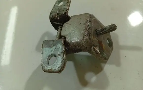 Mazda 3 I Front door upper hinge