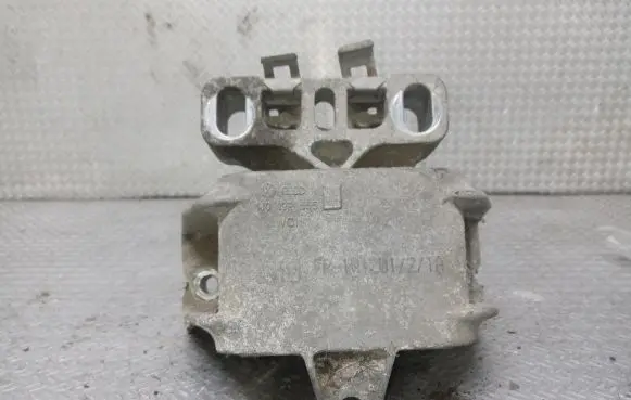 Volkswagen Golf IV Engine mount bracket 1J0199555