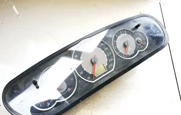 Citroen C5 Speedometer (instrument cluster) 9655608780