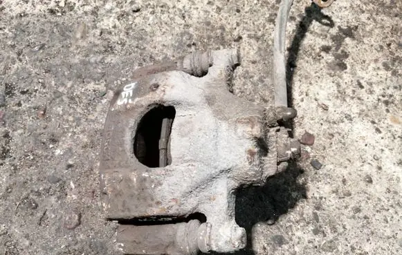 Toyota Aygo AB10 Front brake caliper