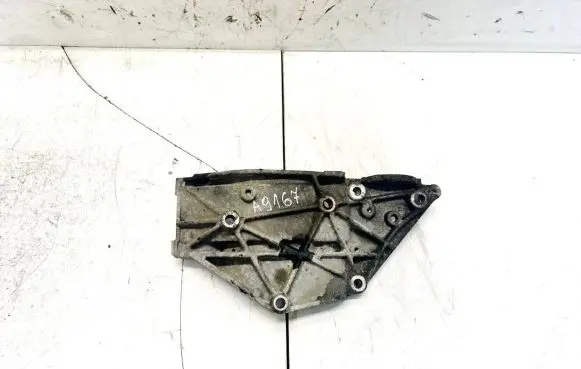 Volvo V50 Engine mounting bracket 9682367380