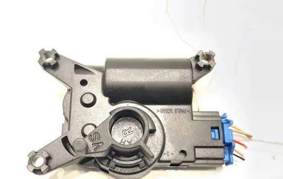 Audi Q7 4L Air flap motor/actuator 52411483R04