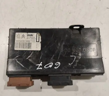 Peugeot 607 Seat control module 9650281980