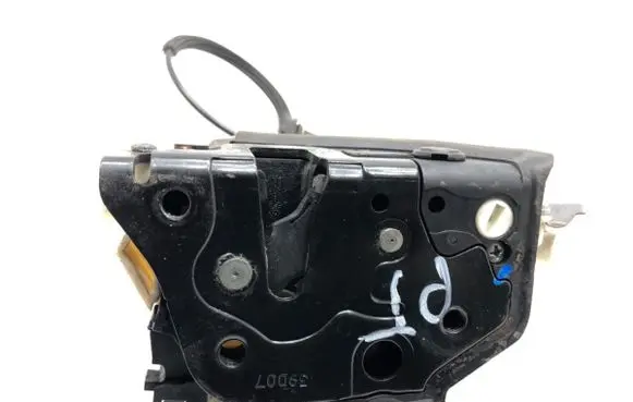 Audi A4 S4 B8 8K Rear door lock 8K0839016