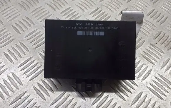 Skoda Octavia Mk1 (1U) Voice control module 1C0959799