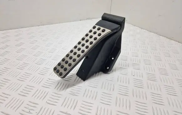 Mercedes-Benz GLK (X204) Accelerator throttle pedal A2043000504 0307 280612T