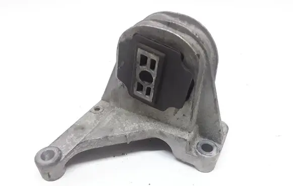 Volvo S60 Engine mount bracket 30680770