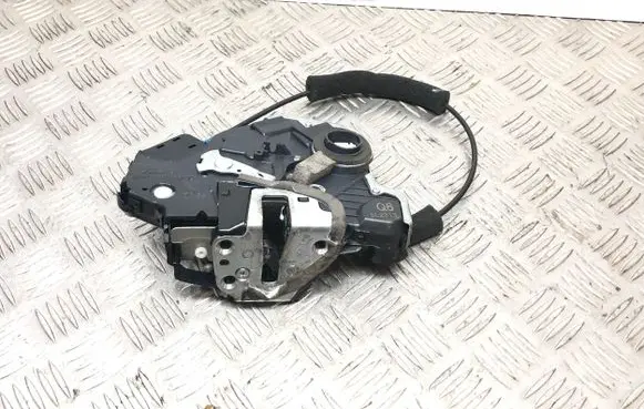 Lexus IS 220D-250-350 Front door lock 5L2313