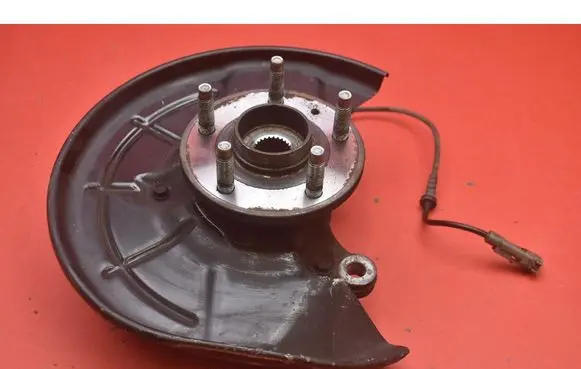 Opel Mokka X Front wheel hub spindle knuckle 