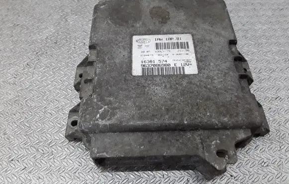 Peugeot 206 Engine control unit/module 9637086980