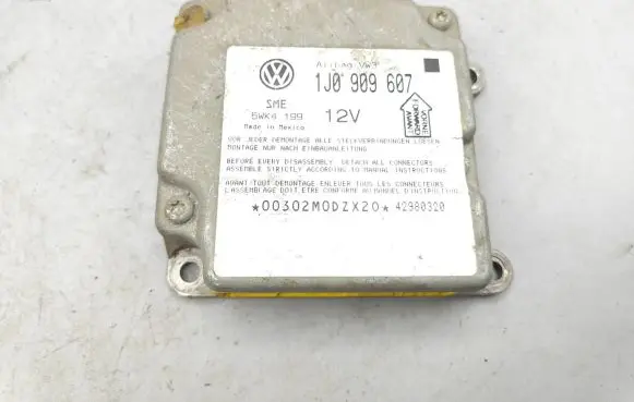 Volkswagen PASSAT B5 Airbag control unit/module 1J0909607 5WK4199