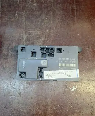 Mercedes-Benz E W211 Door control unit/module 2118200626 356804 8136187