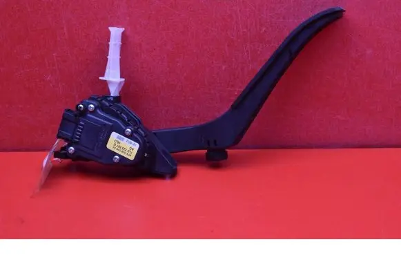 Audi Q7 4L Accelerator throttle pedal 7L0723507D
