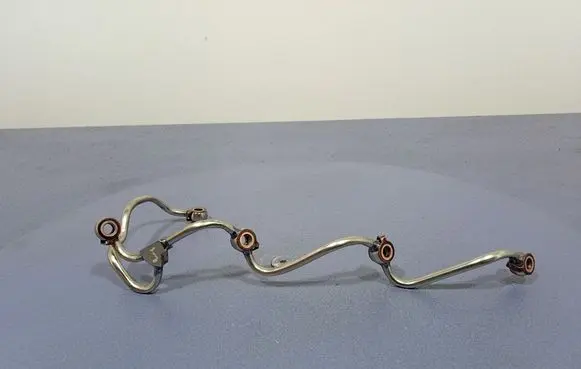 Mitsubishi L200 Fuel line pipe 