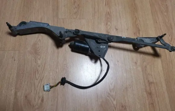 Mercedes-Benz C W203 Front wiper linkage and motor 404518 A2038200342