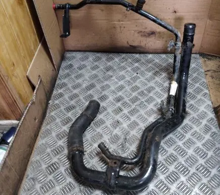 Volkswagen Crafter Engine coolant pipe/hose