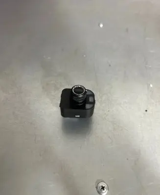 Wing mirror switch