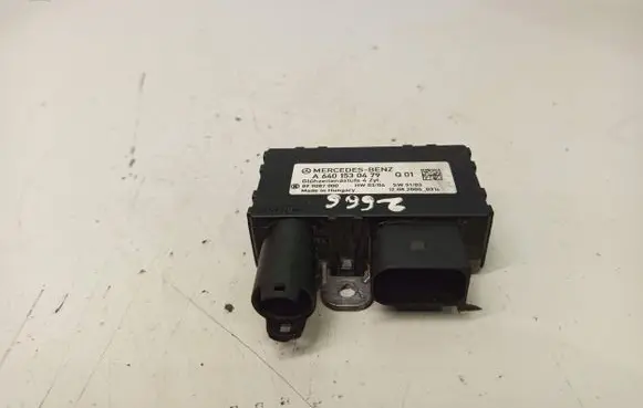 Mercedes-Benz A W169 Glow plug pre-heat relay A6401530479