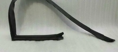 Dodge Durango III Front door rubber seal 04575890AD