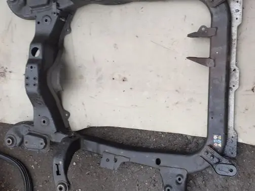 Opel Zafira B Front subframe 635510117855