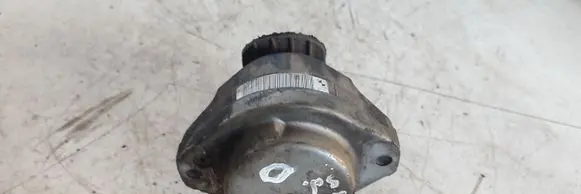 BMW 5 E60 E61 Engine mount bracket 6774620