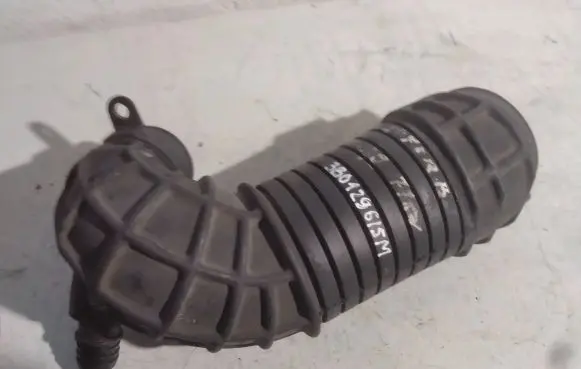 Skoda Superb B5 (3U) Turbo air intake inlet pipe/hose 3B0129615M