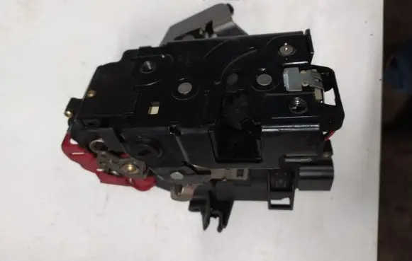 Audi A4 S4 B6 8E 8H Rear door lock 8E0839016C