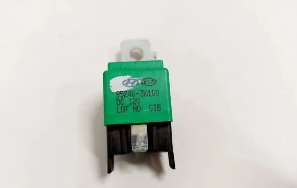 KIA Sportage Light relay 95240-3W100