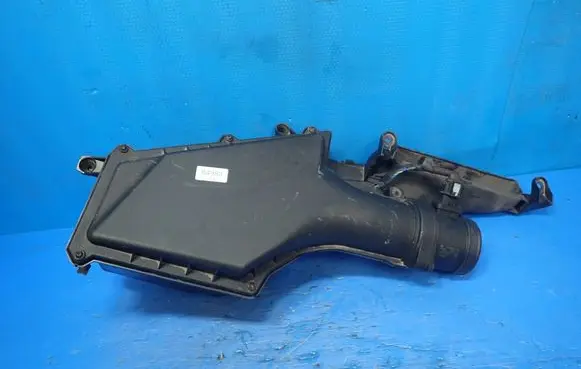 Volvo V40 Air filter box 31319645 31293719