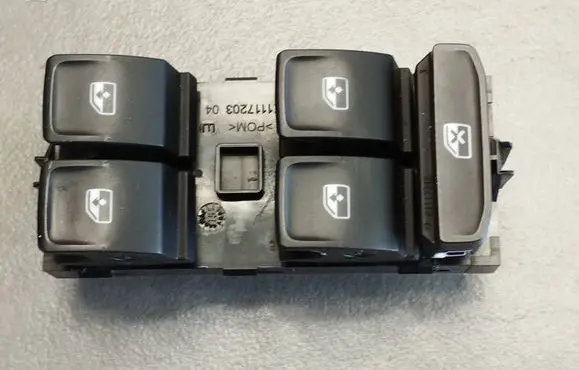 Volkswagen Golf VII Electric window control switch 5G0959857D 04311 05SB239715