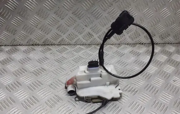Renault Megane II Front door lock