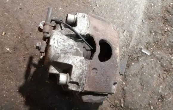 Mercedes-Benz C W203 Front brake caliper