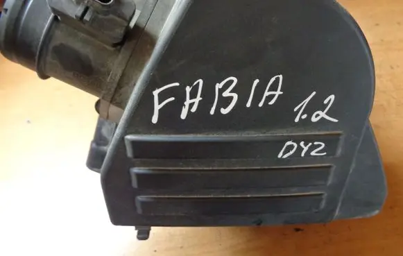 Skoda Fabia Mk2 (5J) Air filter box 6R0129601G 6R0129607E 6R0129620A