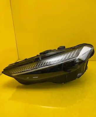 Audi A5 Headlight/headlamp 8B3941035M