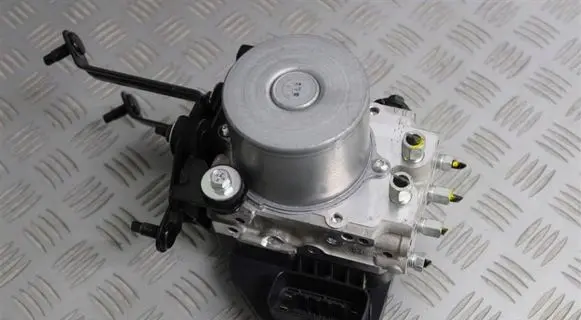 Infiniti Q60 ABS Pump 476605CB0A
