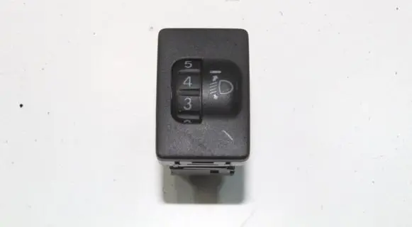 Lexus CT 200H Headlight level height control switch 134202