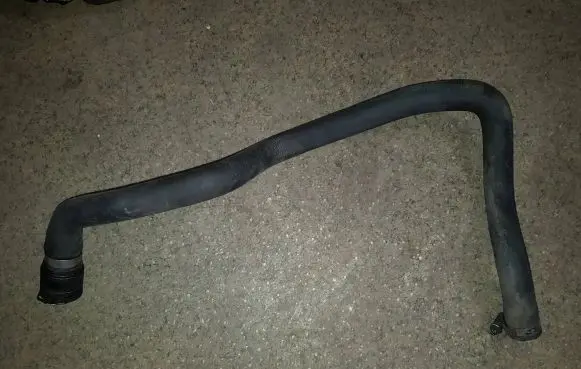 BMW 5 E39 Engine coolant pipe/hose 64218378368