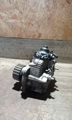 Volkswagen PASSAT B7 Fuel injection high pressure pump 0445010526