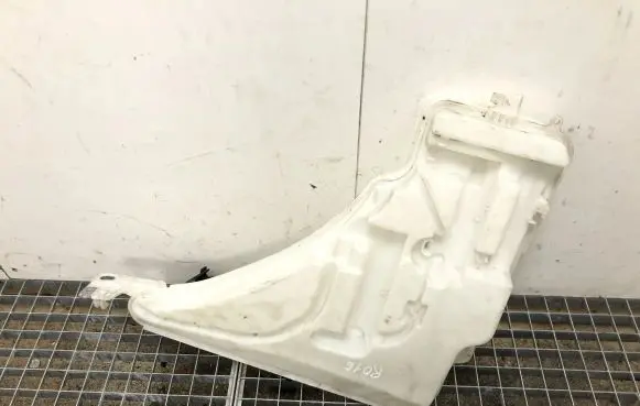 BMW 2 F22 F23 Windshield washer fluid reservoir/tank 7241671