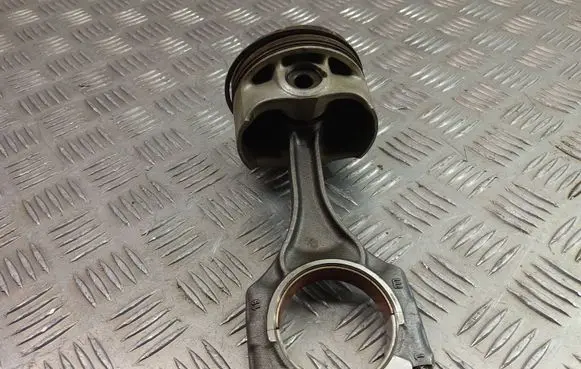 BMW 7 F01 F02 F03 F04 Piston with connecting rod 7843237