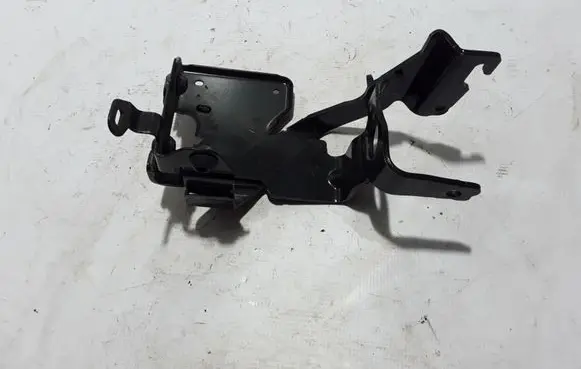 Peugeot 2008 II ABS pump bracket 9831013180