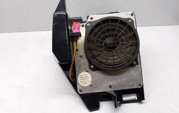 Audi A3 S3 8L Subwoofer speaker 8L0035381G
