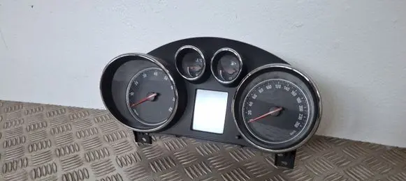 Opel Insignia A Speedometer (instrument cluster) 12843890