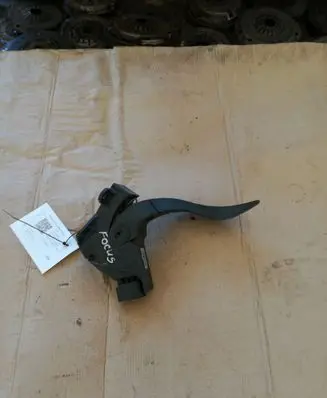 Ford Focus Accelerator throttle pedal 98AB9F836AE