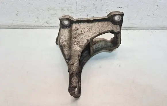 Dodge Nitro Engine mounting bracket 
