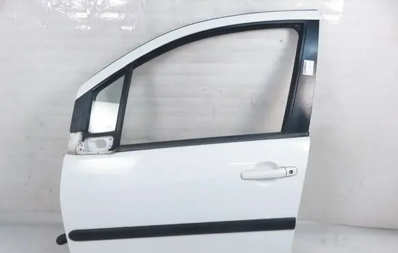 Opel Agila B Front door 